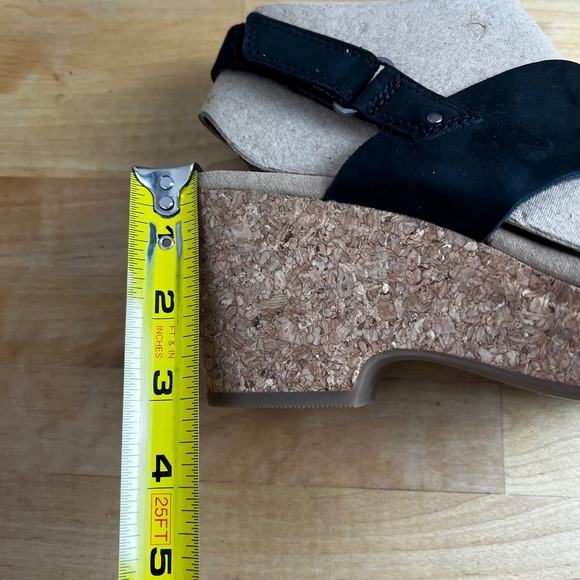 Clarks Wedges Giselle Black Suede Strappy Cork Platform Sandals Size 7.5 - Picture 10 of 13